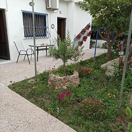 Jaune Apartmán