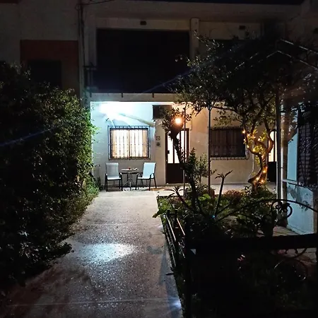 Jaune Apartmán